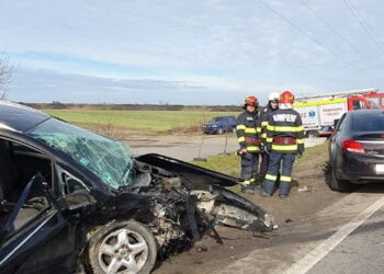 Accident în Episcopia, patru persoane implicate, una încarcerată