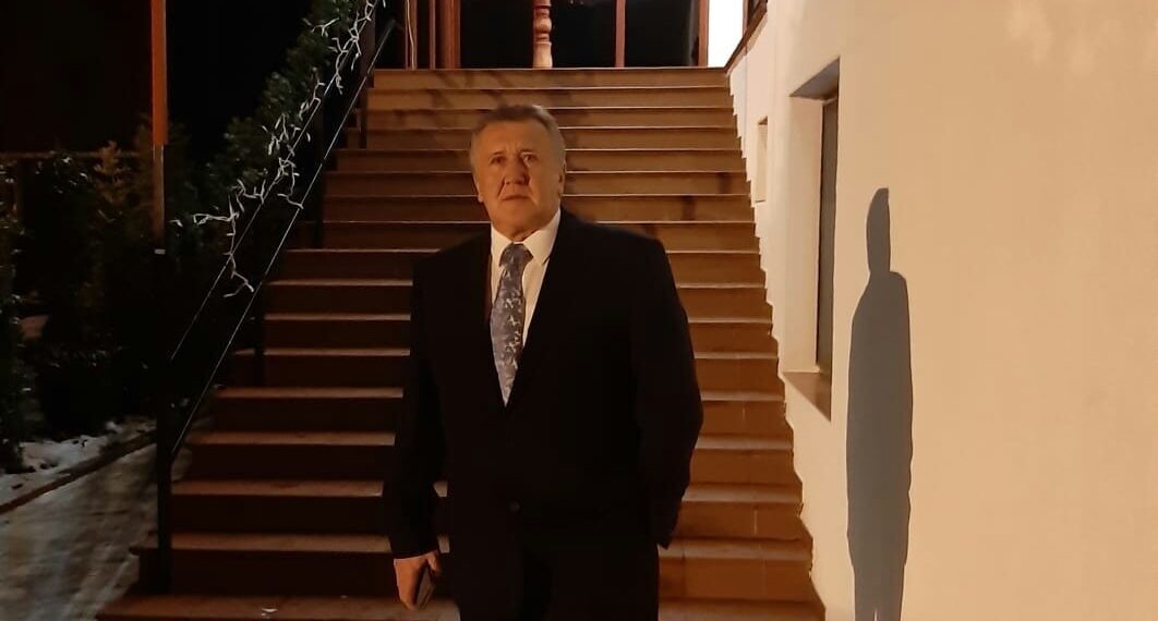 Omul care a ars pentru ca spitalul să nu se închidă. Doar două administrații din țară au reușit să redeschidă spitalele