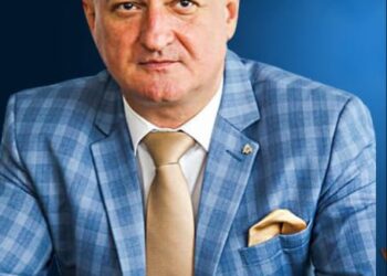 Orădeanul Sorin Măduța, viitor candidat la Funcția de Decan al Baroului București, reacție la „reforma Fenechiu” :”Cea mai independentă instituție riscă să își piardă acest atribut, câștigat uneori chiar prin suferințe sau pierderi de vieți ale unor iluștri avocați”