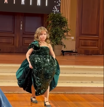 GALERIE. Cinci fetițe de la MModels Kids au defilat în capitala frumuseții, la Milano Fashion Week