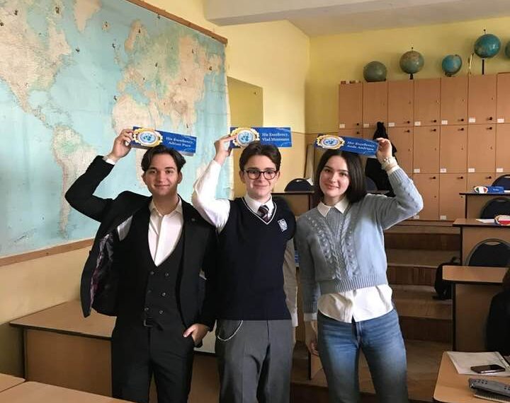 GALERIE. CN Mihai Eminescu, prima instituție din regiune care s-a încumetat să organizeze un MUN. Necesită un grad înalt de pregătire