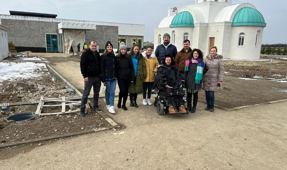 La multi ani, Mihai Neșu! Haideți să îi facem cel mai frumos cadou și să donăm 2 € prin sms cu textul CRED la 8844!