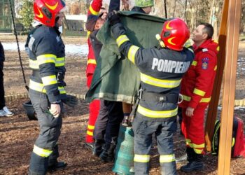 Copil extras de pompieri dintr-un leagăn din parc: Ori de câte ori mai aveți intervenții, să vă bazați și pe mine! Dacă mă chemați, voi veni la fel de repede