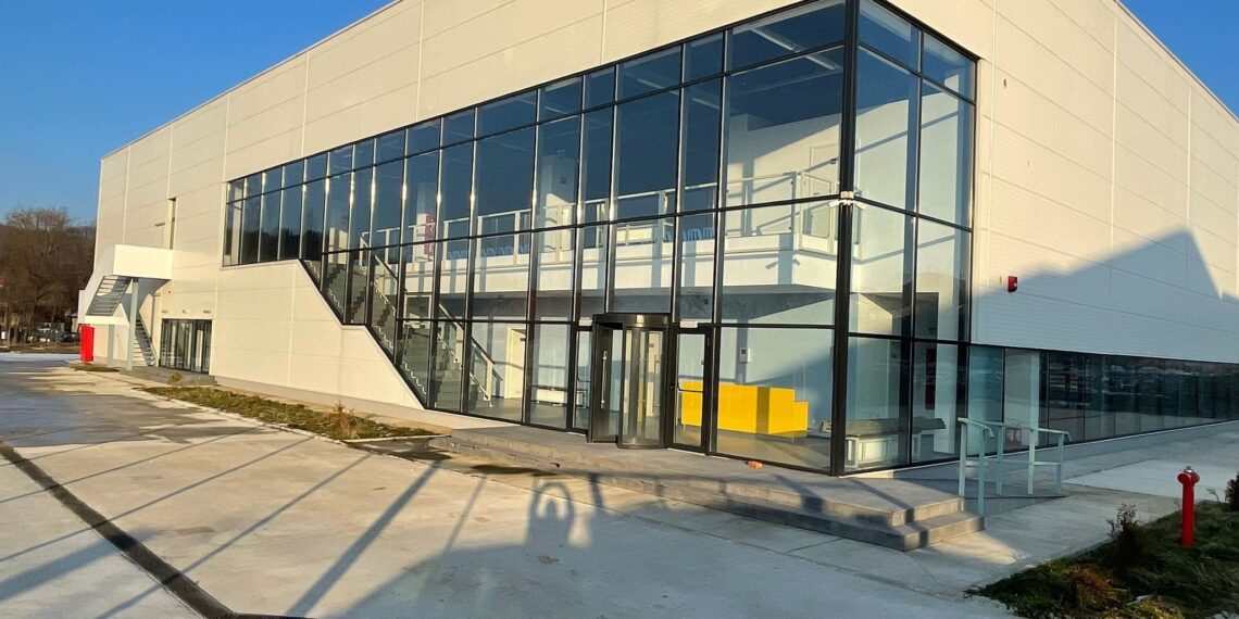 Inaugurează nou sală de sport de la Borod