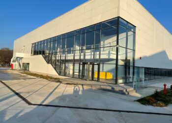 Inaugurează nou sală de sport de la Borod