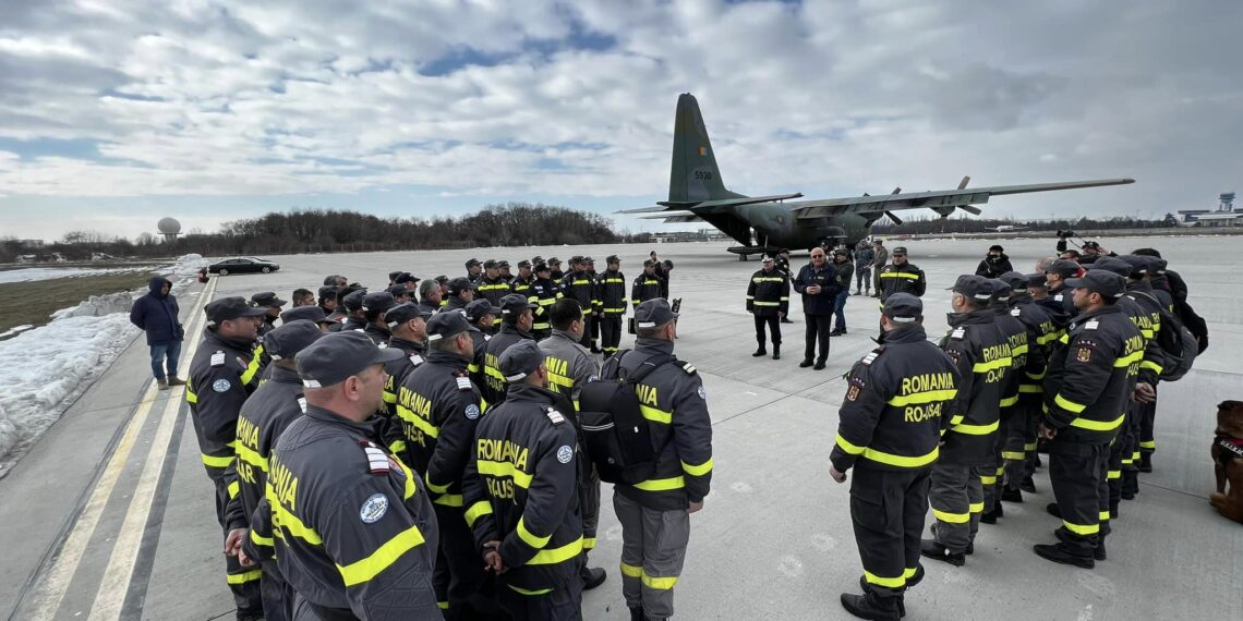 Românii au plecat spre Turcia pentru a salva victimele cutremurului