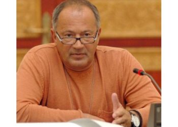 Jurnalistul Sorin Roșca Stănescu sună adunarea în Clubul presei