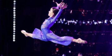 VIDEO. Cine e micuța orădeancă din această seară de la Românii au talent. Umblă cu foca ei de pluș Fifi, care îi aduce noroc, deși e campioană mondială