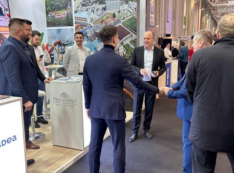 Ce destinații a promovat Bihorul la Târgul de turism al României. Ce vedete și ce oficialități au fost pe la standul nostru