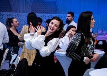 GALERIE.Peste 350 de tineri liberali au petrecut de Dragobete cu cei mai în vogă artiști. La petrecere, prefectul Țiplea și primarul Birta cu soțiile