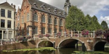 A obligat comisia de examinare, în instanță, să o primească în examenul de avocat stagiar. Tânăra a absolvit o facultate de prestigiu, s-a specializat în drept european, are masteratul „cum laudae”