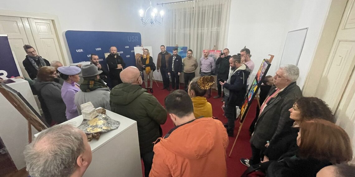 GALERIE. Muzeu de artă modernă, promenadă-expoziție pe malul Crișului, propunerile artiștilor plastici după întâlnirea cu liderii USR