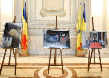 Duhul aurului este la Bucureşti: cea mai amplă expoziţie de fotografie documentară dedicată Roşiei Montane a ajuns de la Oradea în Parlament