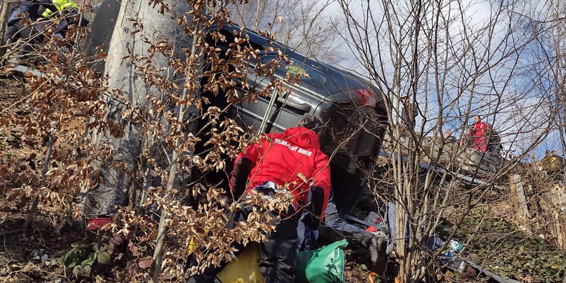 Accident cu trei victime lângă Stâna de Vale