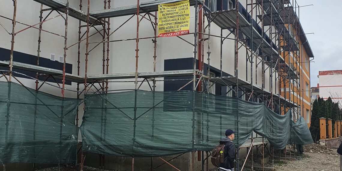 GALERIE. Școala de un milion de euro. Copiii dintr-un oraș din Bihor s-ar putea bucura de ea chiar în noul an școlar