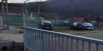 Descoperire macabră. Femeie, moartă în canalul colector. Ar fi căzut de pe podeț