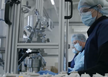 Un brand beiușean e gata să penetreze piața cosmeticelor din SUA după ce se etalează în raft alături de coloșii industriei din Franța