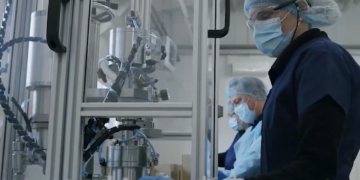 Un brand beiușean e gata să penetreze piața cosmeticelor din SUA după ce se etalează în raft alături de coloșii industriei din Franța