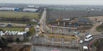 Două firme care lucrează pe șantierele autostrăzilor din Bihor în topul constructorilor