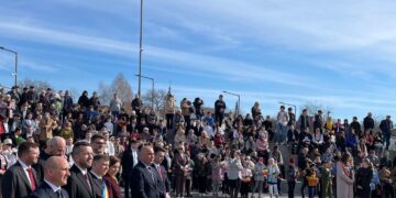 VIDEO. Toată conducerea Bihorului, alături de Maia Sandu,  la inaugurarea unui parc în comuna Băcioi din Republica Moldova