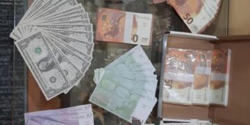 Bihoreni în rețeaua de bani falși. Pregătiți să pună  pe piață peste 150 mii de euro