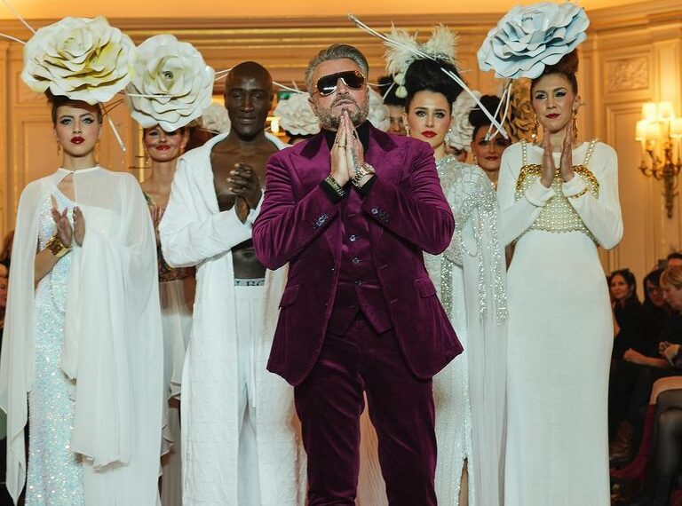 GALERIE. Cel mai titrat designer român, colecție haute couture la Săptămâna Modei Paris. După lansarea la New York, Amavi by Cătălin Botezatu la Ritz