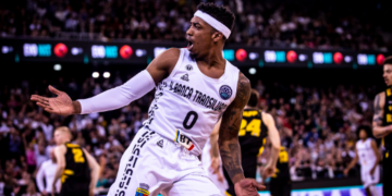 Baschetbalistul regretă bătaia iscată la meciul cu CSM Oradea în fața a 5000 de spectatori și faptul că a vrut să intre cu o rangă în sală