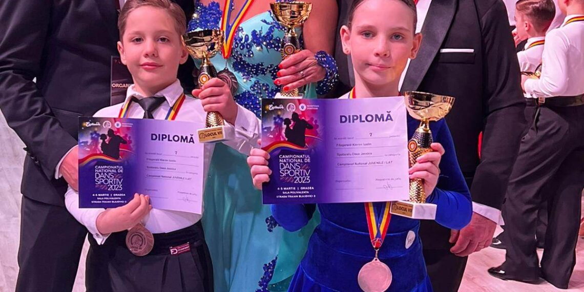 GALERIE. Un fost director de școală din America, stabilit la Oradea, cel mai vârstnic dansator la Campionatul Național, la 74 de ani. În ring cu fiul său de 7 ani, cel mai tânăr dansator