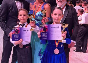 GALERIE. Un fost director de școală din America, stabilit la Oradea, cel mai vârstnic dansator la Campionatul Național, la 74 de ani. În ring cu fiul său de 7 ani, cel mai tânăr dansator