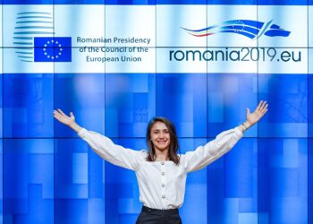 GALERIE. Bihoreanca din prima echipă de Rugby a Parlamentului European. Cătălina Ficuț reprezintă România