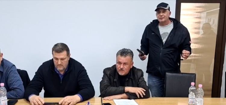 Ședință cu scandal. Consilier dat afară din ședință. ”Chemați Poliția locală!”