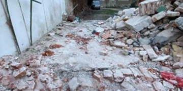 Locatarii de pe Enescu, plângere la Disciplina în Construcții. Au demolat fără autorizație construcțiile edificate în strada George Enescu, obiectiv încadrat în Zona Construită Protejată Olosig Ultracentral