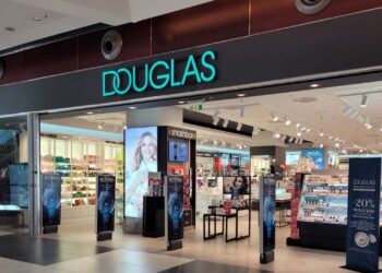 Parfumuri cu substanțe interzise care provoacă infertilitate și dereglări endocrine, pe rafturi. A fost alertă europeană