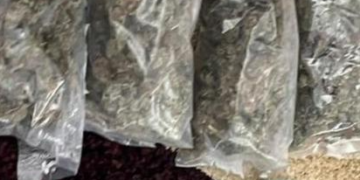 Flagrant și percheziții la vânzătorii de droguri