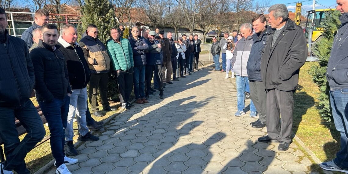 Locuitorii din Suplac au cerut reabilitarea totală a drumului. Deputatul Merka: Voi face și pe polițistul!