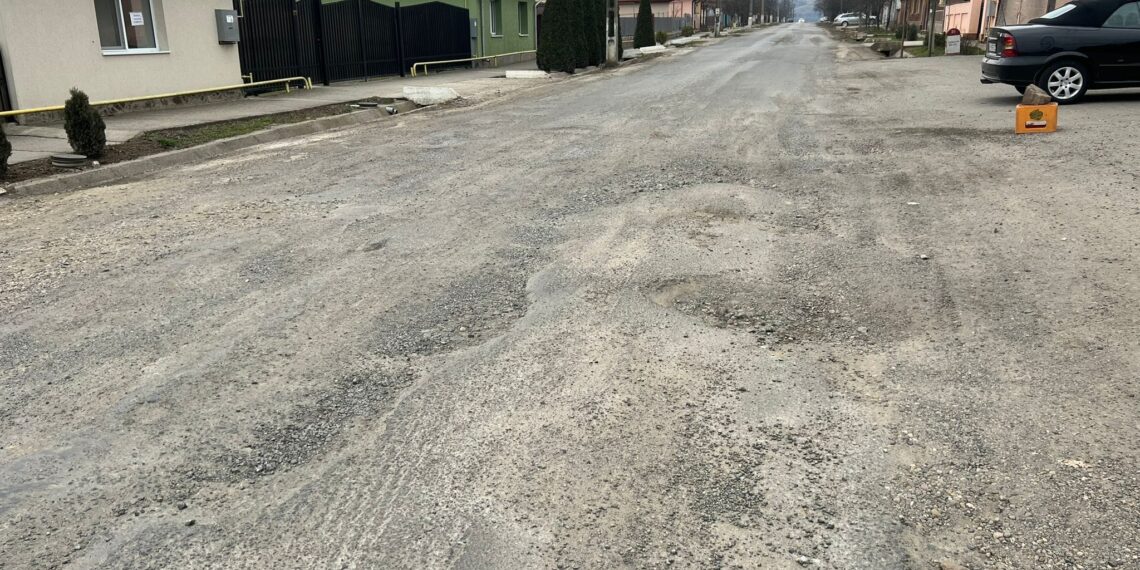 1000 de oameni au cerut reabilitarea  drumului Dolea-Suplacul de Barcău. Ignorați de Direcția Drumuri și Poduri Cluj, deși dezastrul din Suplacu de Barcău a fost probat cu poze