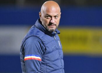 Fostul antrenor al Luceafărului Oradea povestește cum a învins de două ori cancerul. L-a ajutat și pe un soldat, iar acesta i-a dat medalia lui din Afganistan