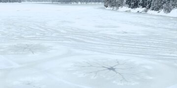 Fenomen rar pe un lac din Apuseni surprins de președintele Rescue Transilvania