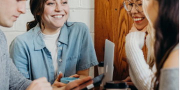 Maraton de 54 de ore pentru dezvoltarea de idei inovative în tehnologiei, în Cetatea Oradea