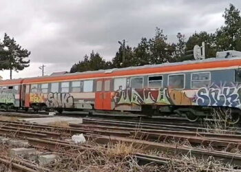 Orădeanul care a făcut desene tip graffiti pe vagoane dus la audieri după percheziții