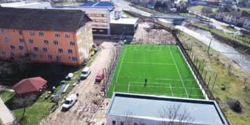 GALERIE. Hub urbanistic verde în zona Colegiului Național Avram Iancu Ștei. Parcul fotovoltaic de 2,5 milioane euro va asigura energia