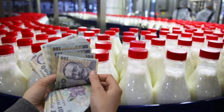 România are cel mai scump lapte din Europa, în timp ce producţia locală scade iar importurile explodează. Motivul: subvenţii mici, costuri de producţie excesiv de mari