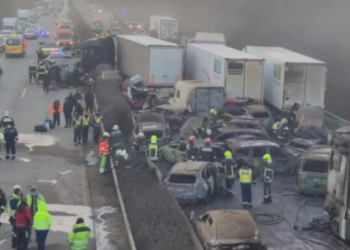 Trei români implicați în accidentul cu peste 40 de mașini de la Budapesta. Unul e in stare gravă