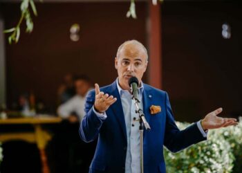 Lovitură dură! DNA ar urma să ceară ridicarea imunității lui Rareș Bogdan.Europarlamentarul spune că a fost avertizat că se încearcă să fie compromis