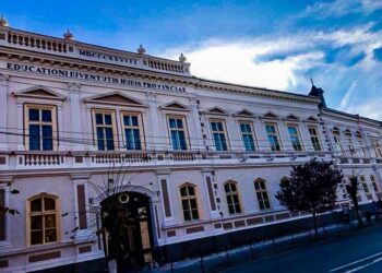 Cel mai tare la mate din Bihor,  din clasa a XII-a. Beiușeanul Denis Știube merge la Națională