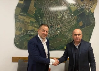 Mutarea politică a anului. Singurul primar independent al unui oraș din Bihor intră în PNL. De fapt, revine în PNL