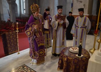 Episcopul Sofronie s-a rugat pentru mântuirea sufletului mamei sale, chiar de ziua sa
