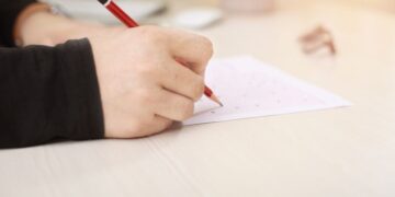 Absenteismul continuă: peste 13.600 dintre elevii de-a VIII-a nu au participat la Matematică, a două probă de la simularea Evaluării Naţionale