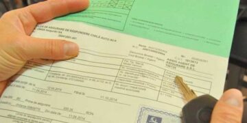 Îngheţarea temporară a tarifelor pentru poliţele RCA, decisă azi de Guvern