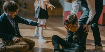 Managementul violenţei în şcoli: Ministerul Educaţiei pune la punct o procedură care să acopere toată plaja de abateri disciplinare